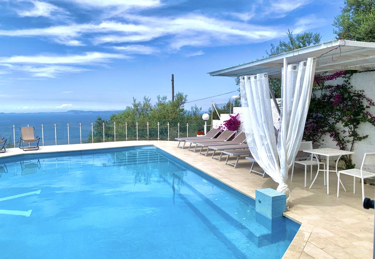 Villa a Massa Lubrense - AMORE RENTALS - Villa Giulia con Piscina Privata, Vista Mare, Terrazzi e Parcheggio