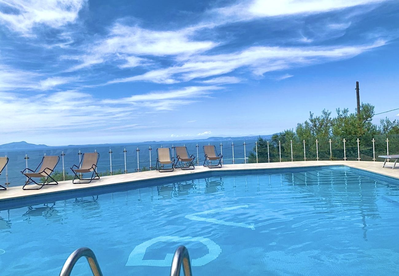 Villa a Massa Lubrense - AMORE RENTALS - Villa Giulia con Piscina Privata, Vista Mare, Terrazzi e Parcheggio