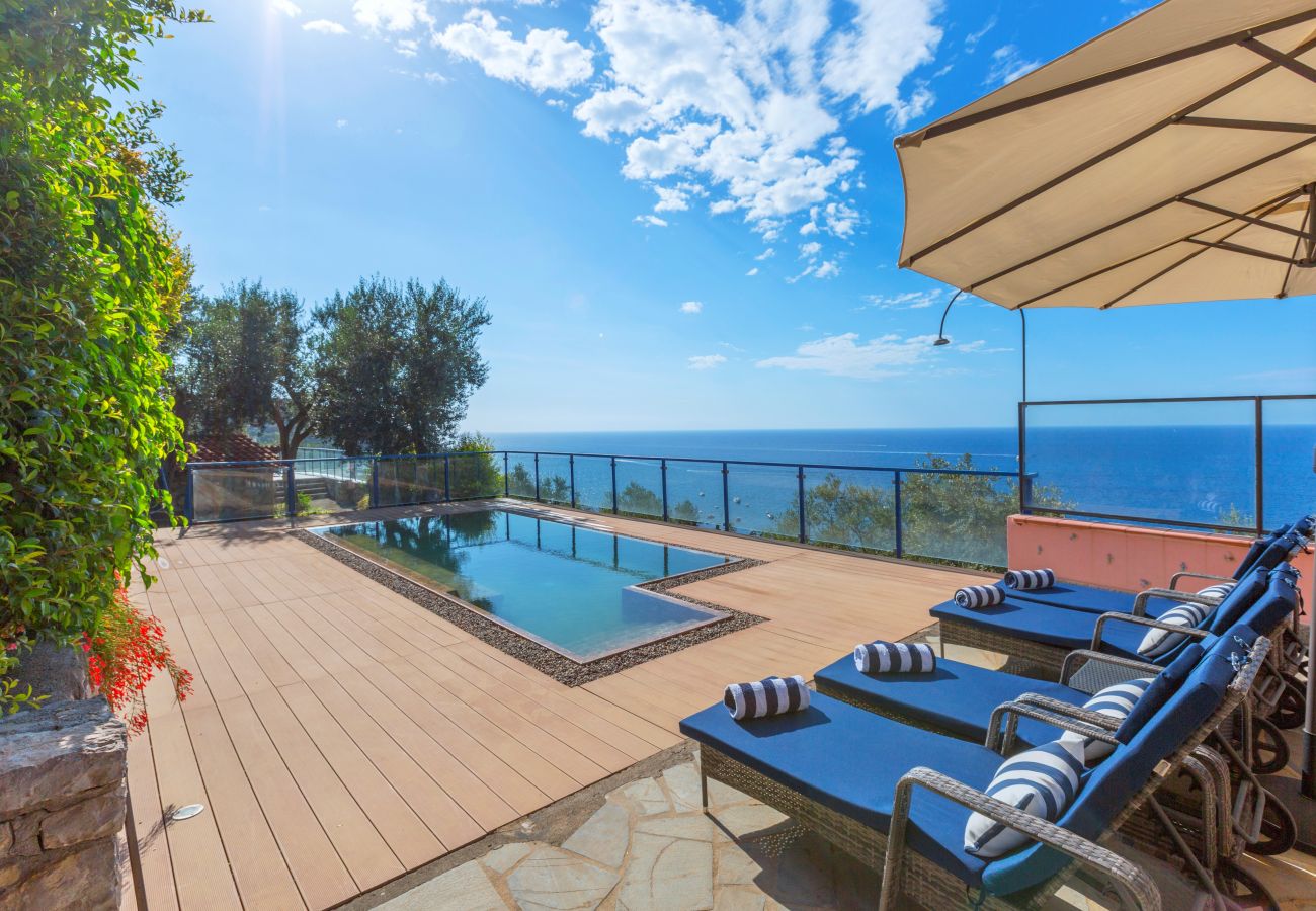 Villa a Nerano - AMORE RENTALS - Villa The Phoenix con Piscina Privata, Vista Mare, Terrazza e Parcheggio