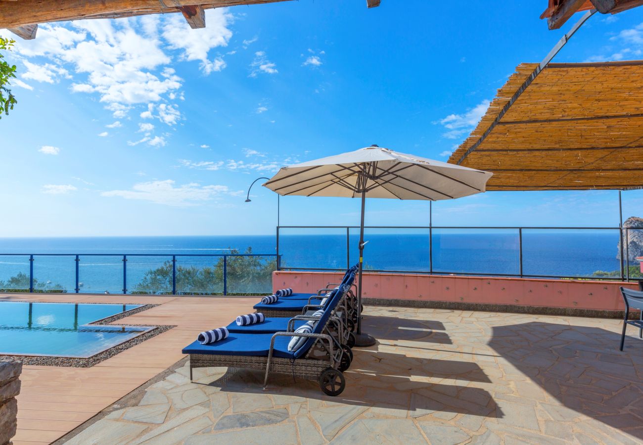 Villa a Nerano - AMORE RENTALS - Villa The Phoenix con Piscina Privata, Vista Mare, Terrazza e Parcheggio