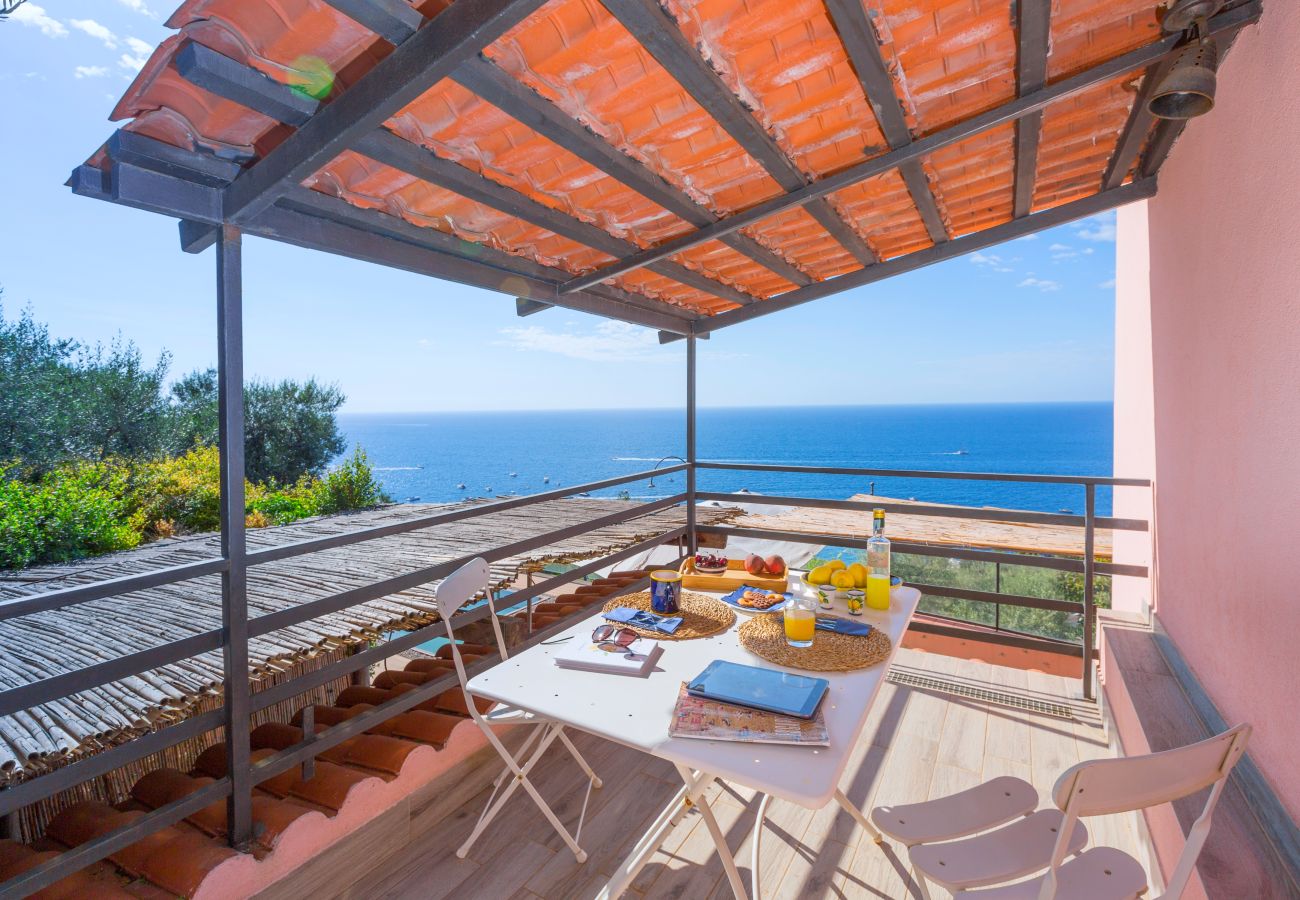 Villa a Nerano - AMORE RENTALS - Villa The Phoenix con Piscina Privata, Vista Mare, Terrazza e Parcheggio