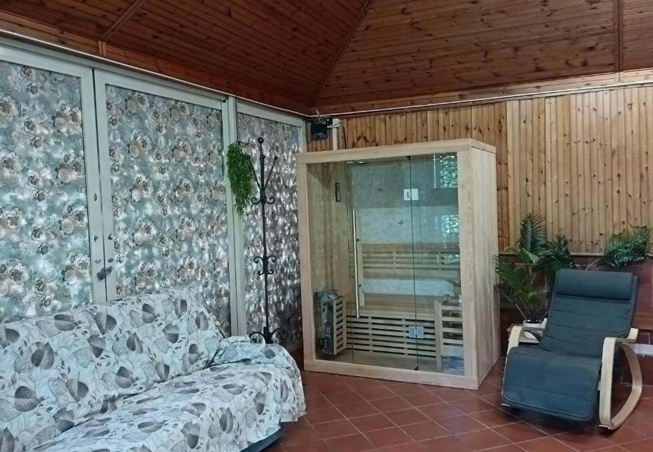 Villa a Castellammare di Stabia - AMORE RENTALS - Villa Amore con Vista Mare, Piscina Privata, Giardino e Parcheggio