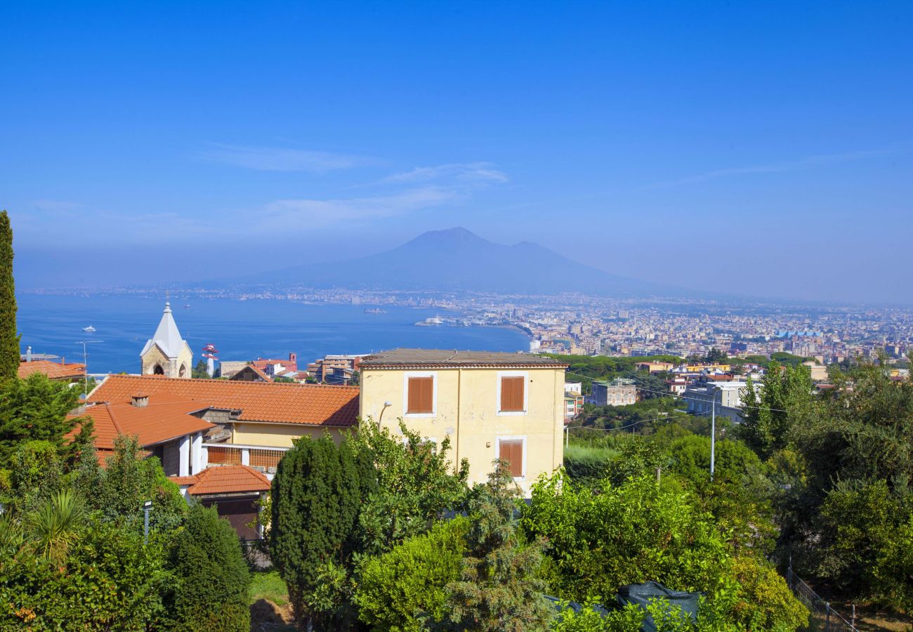 Villa a Castellammare di Stabia - AMORE RENTALS - Villa Amore con Vista Mare, Piscina Privata, Giardino e Parcheggio