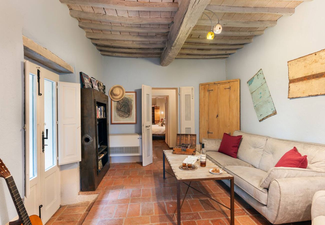 Villa a San Casciano dei Bagni - AMORE RENTALS - Casale della Toscana con Piscina Privata, Giardino, Parcheggio e Terrazzo