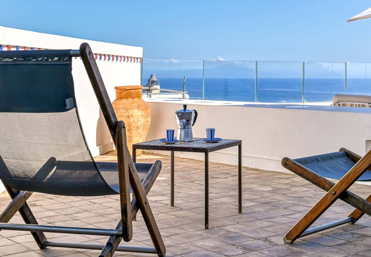 Villa a Amalfi - AMORE RENTALS - Villa Diana con Vista Mare, Piscina a Sfioro e Aria Condizionata