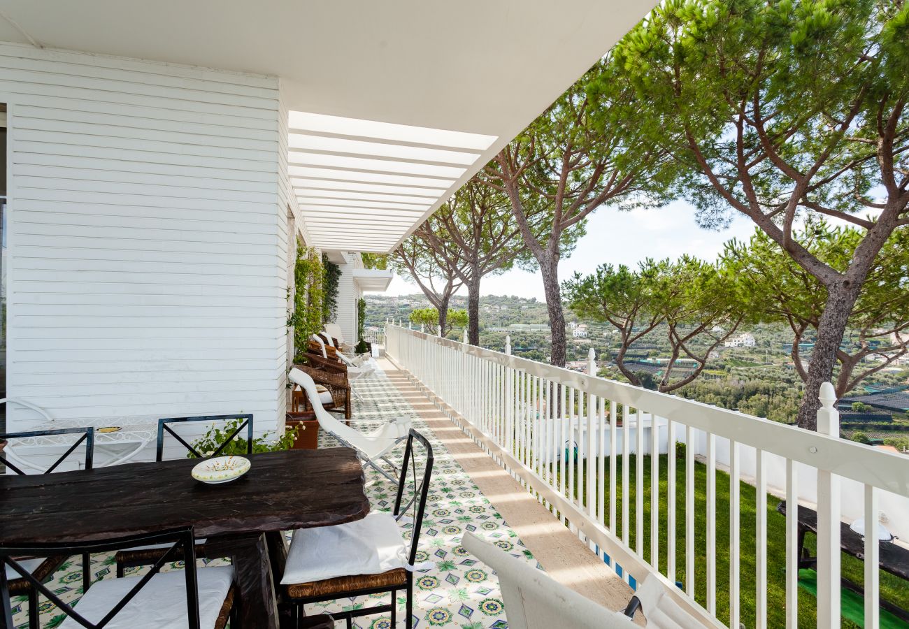 Villa a Massa Lubrense - AMORE RENTALS - Villa Pizzo con Piscina, Giardino, Vista Mare e Parcheggio