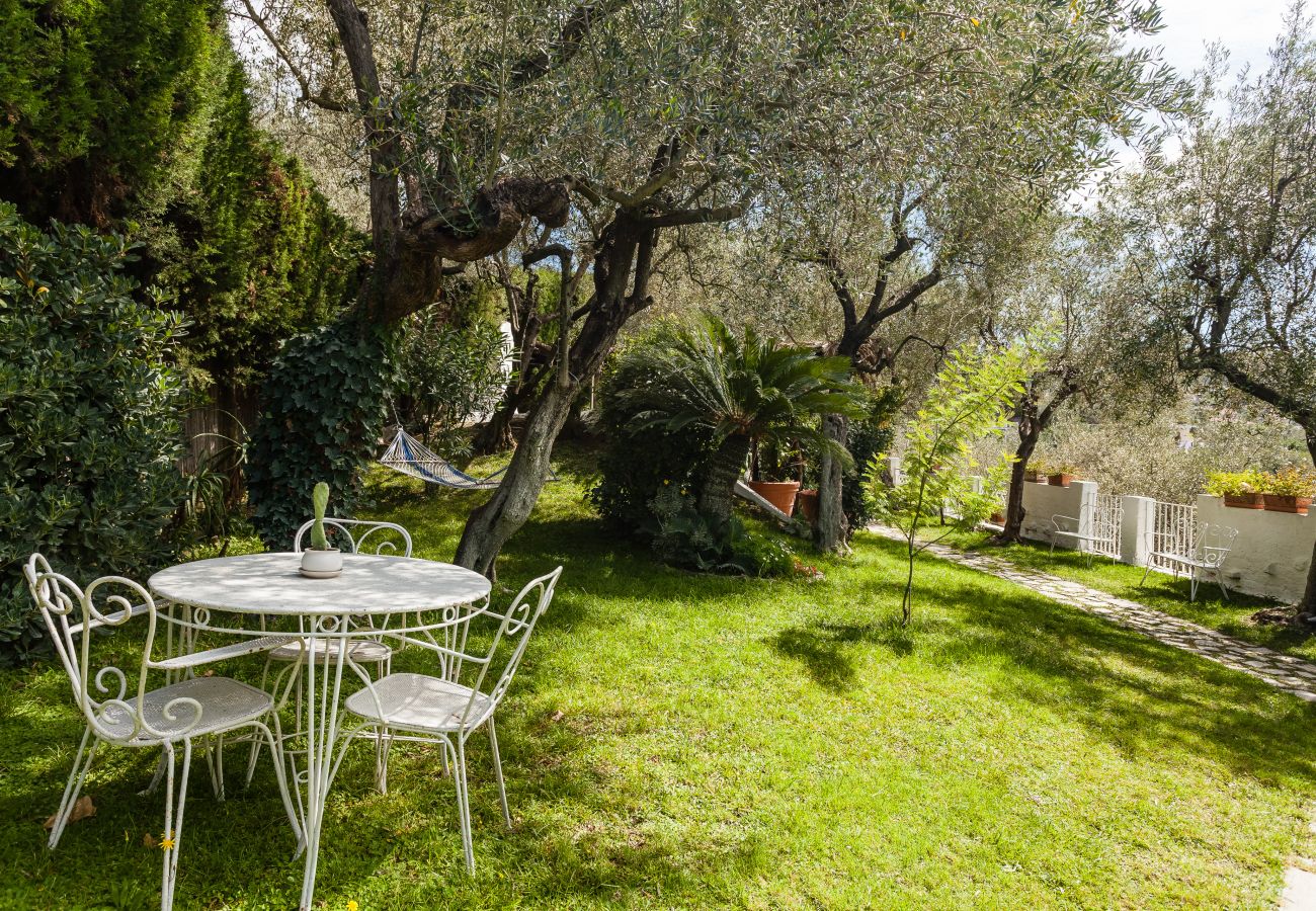 Villa a Massa Lubrense - AMORE RENTALS - Villa Pizzo con Piscina, Giardino, Vista Mare e Parcheggio