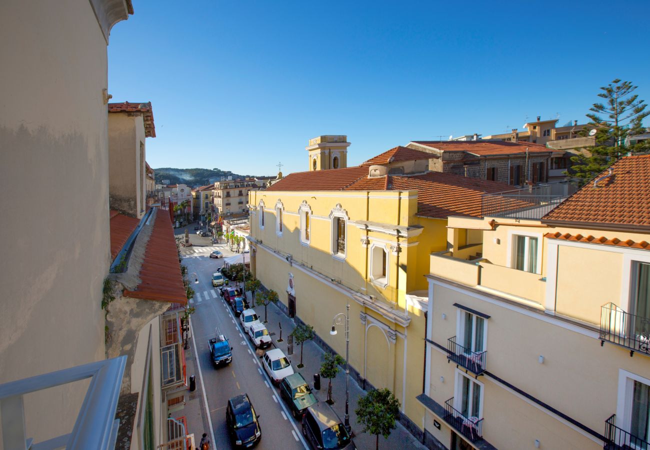 Appartamento a Sorrento - AMORE RENTALS - Appartamento Luis 2.11 con Aria Condizionata