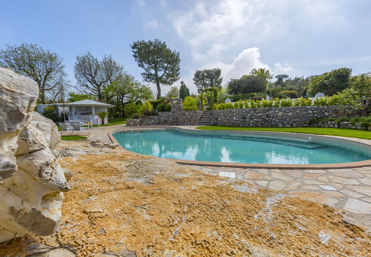 Villa a Massa Lubrense - AMORE RENTALS - Resort Ravenna - Villa Dama con Vasca Idromassaggio, Piscina Condivisa, Ideale per Eventi