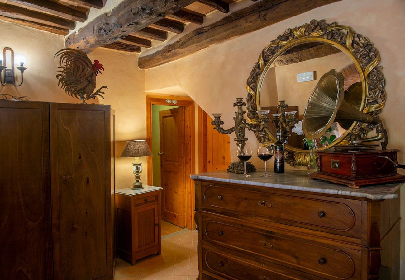 Villa a Greve in Chianti - AMORE RENTALS - Villa Il Casello con Piscina, SPA, Ideale per Gruppi