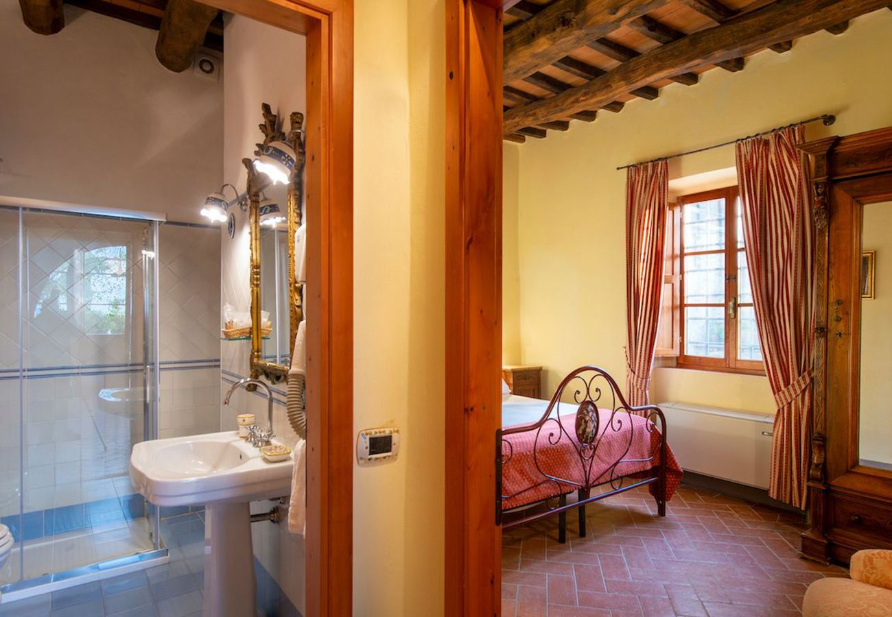 Villa a Greve in Chianti - AMORE RENTALS - Villa Il Casello con Piscina, SPA, Ideale per Gruppi