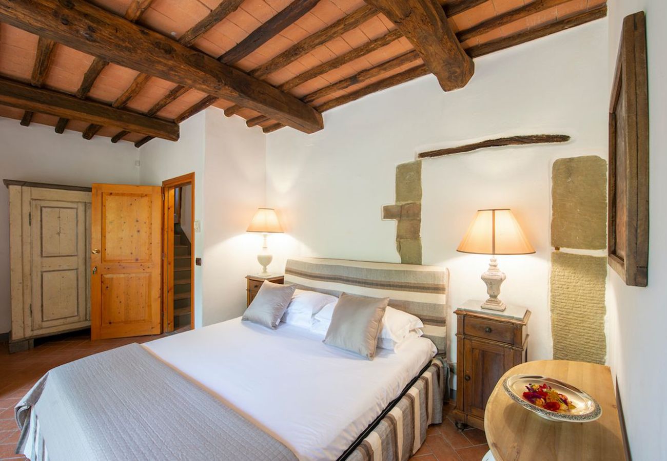 Villa a Greve in Chianti - AMORE RENTALS - Villa Il Casello con Piscina, SPA, Ideale per Gruppi