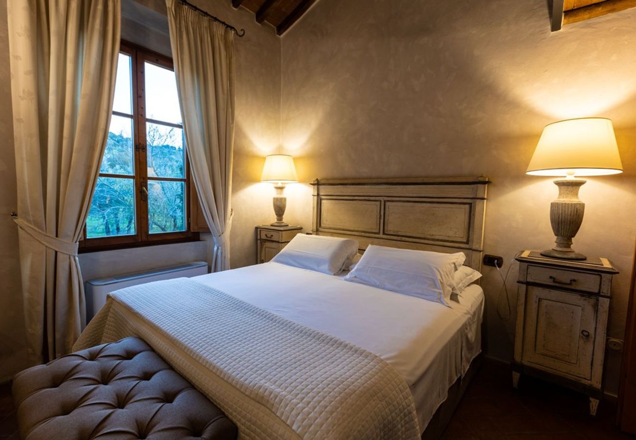 Villa a Greve in Chianti - AMORE RENTALS - Villa Il Casello con Piscina, SPA, Ideale per Gruppi