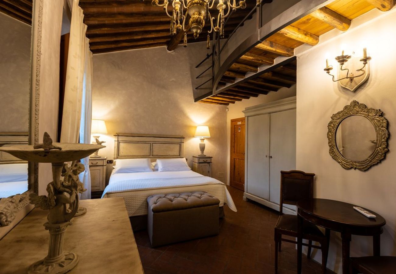 Villa a Greve in Chianti - AMORE RENTALS - Villa Il Casello con Piscina, SPA, Ideale per Gruppi