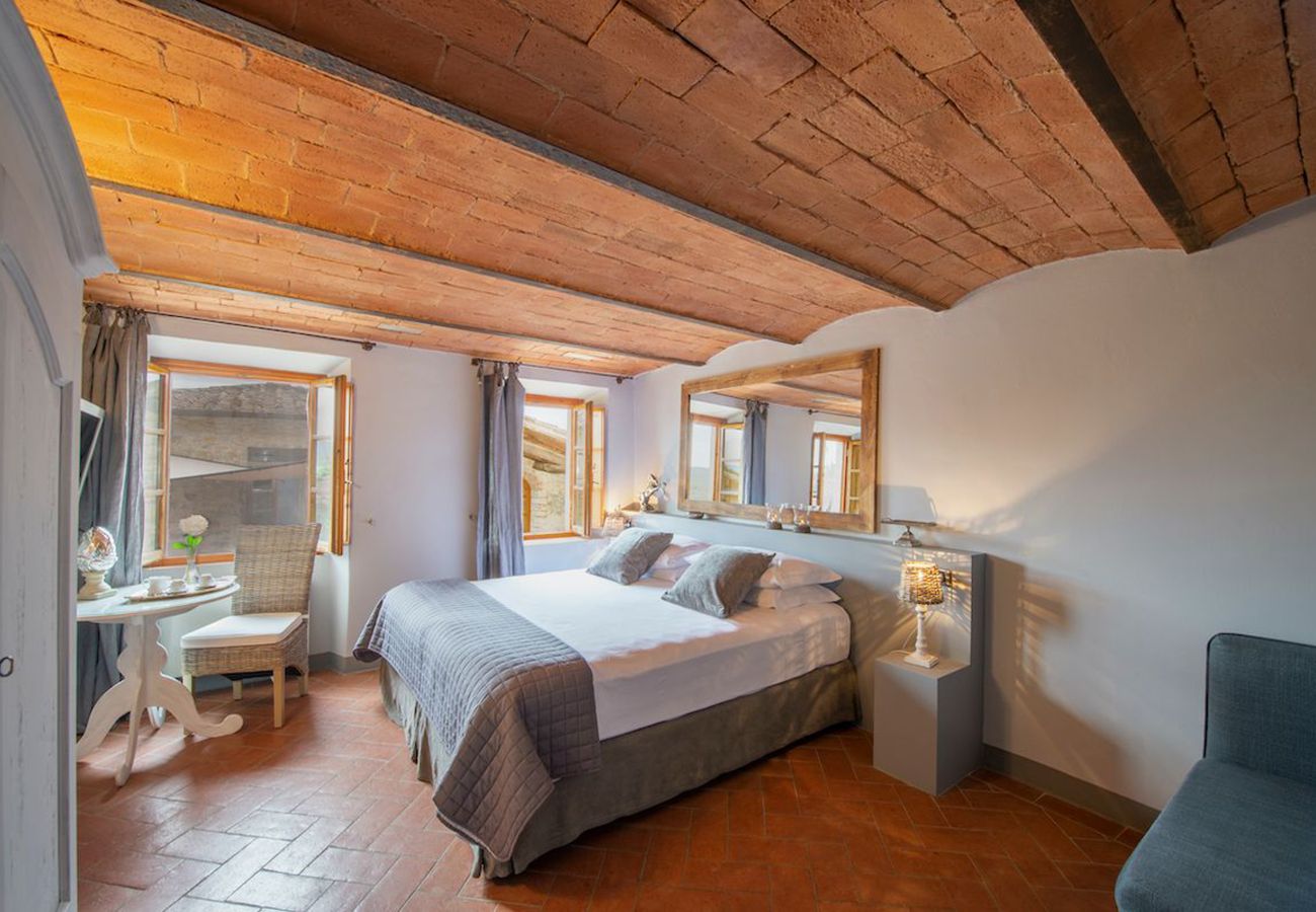 Villa a Greve in Chianti - AMORE RENTALS - Villa Il Casello con Piscina, SPA, Ideale per Gruppi