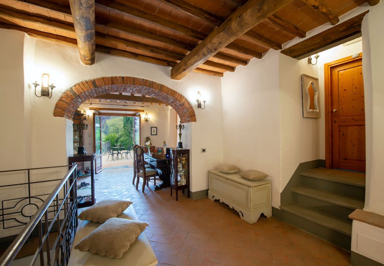 Villa a Greve in Chianti - AMORE RENTALS - Villa Il Casello con Piscina, SPA, Ideale per Gruppi