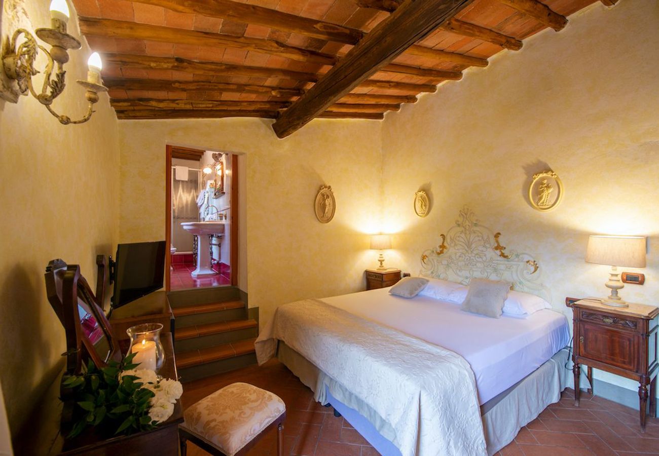 Villa a Greve in Chianti - AMORE RENTALS - Villa Il Casello con Piscina, SPA, Ideale per Gruppi