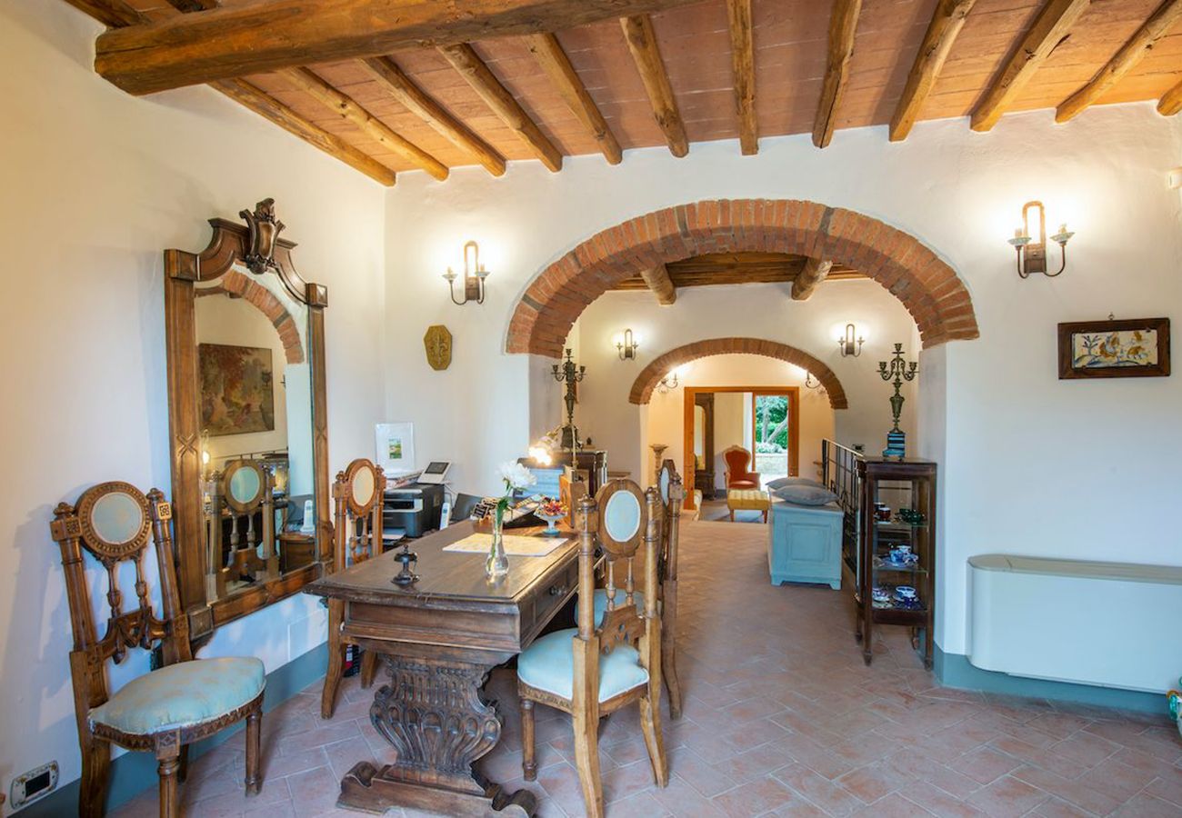 Villa a Greve in Chianti - AMORE RENTALS - Villa Il Casello con Piscina, SPA, Ideale per Gruppi