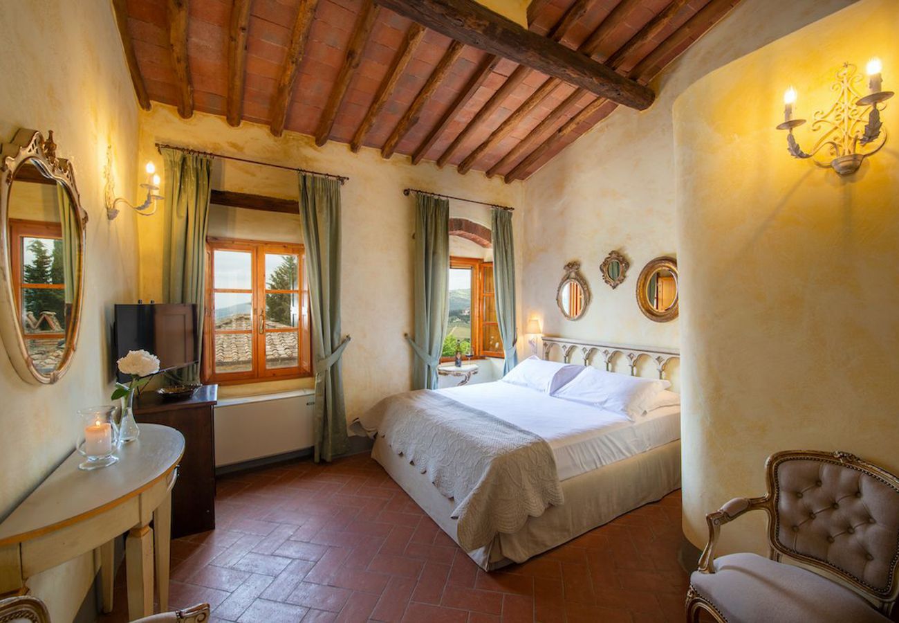 Villa a Greve in Chianti - AMORE RENTALS - Villa Il Casello con Piscina, SPA, Ideale per Gruppi