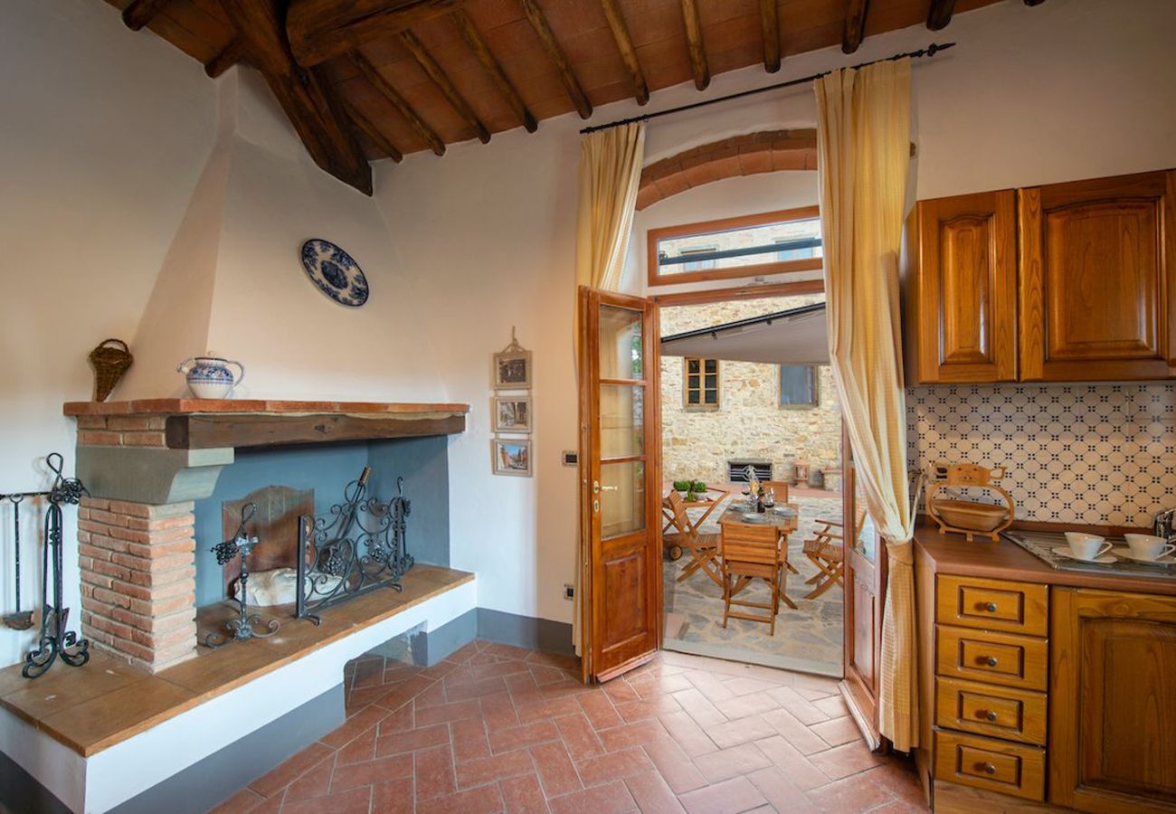 Villa a Greve in Chianti - AMORE RENTALS - Villa Il Casello con Piscina, SPA, Ideale per Gruppi