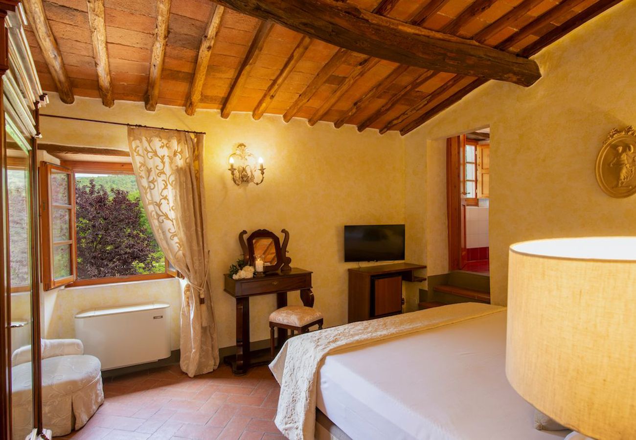 Villa a Greve in Chianti - AMORE RENTALS - Villa Il Casello con Piscina, SPA, Ideale per Gruppi