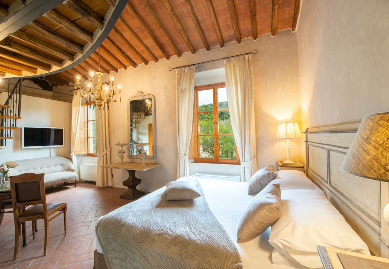 Villa a Greve in Chianti - AMORE RENTALS - Villa Il Casello con Piscina, SPA, Ideale per Gruppi