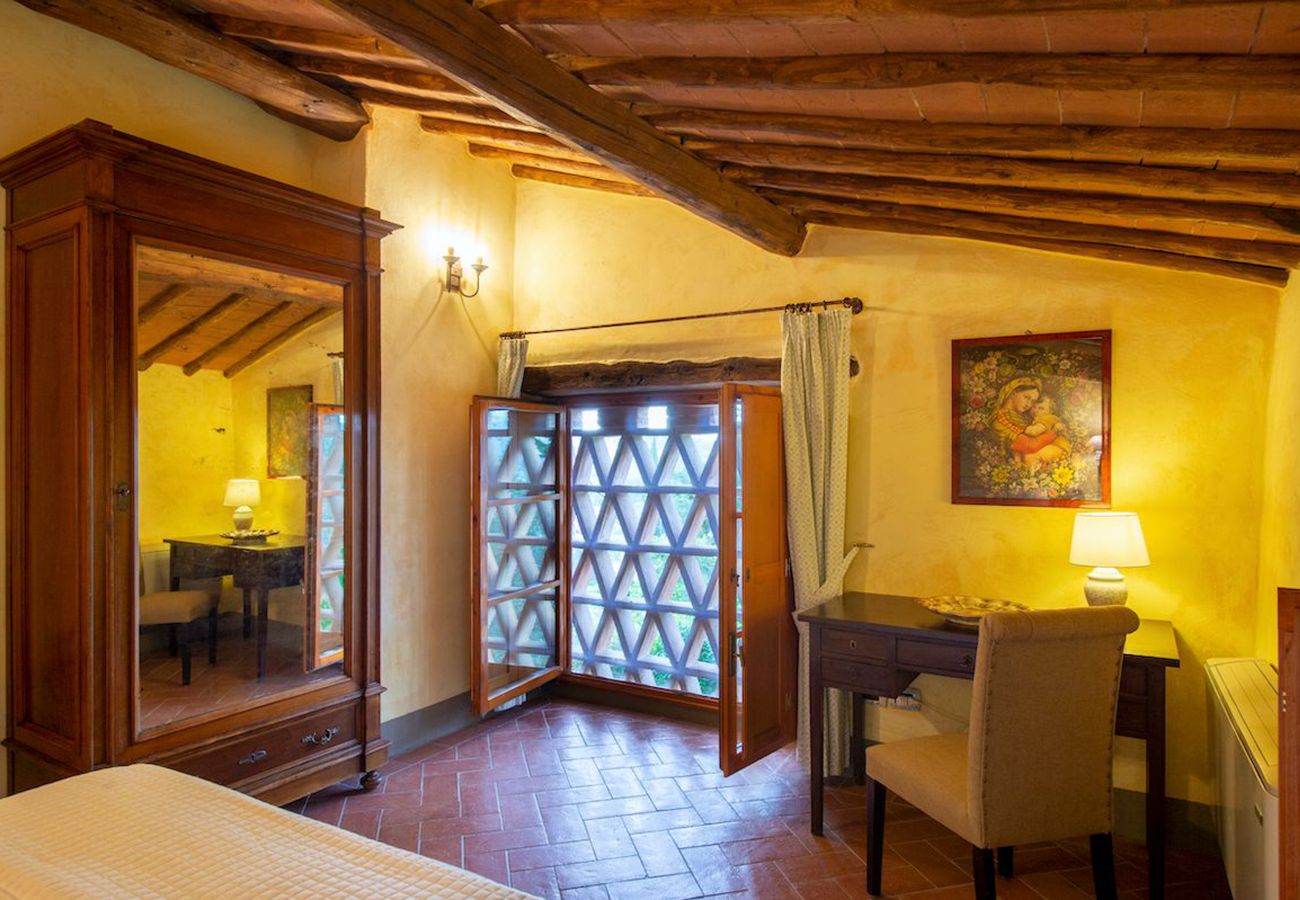 Villa a Greve in Chianti - AMORE RENTALS - Villa Il Casello con Piscina, SPA, Ideale per Gruppi