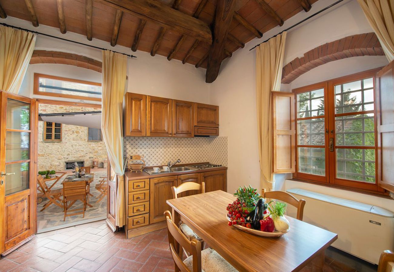 Villa a Greve in Chianti - AMORE RENTALS - Villa Il Casello con Piscina, SPA, Ideale per Gruppi