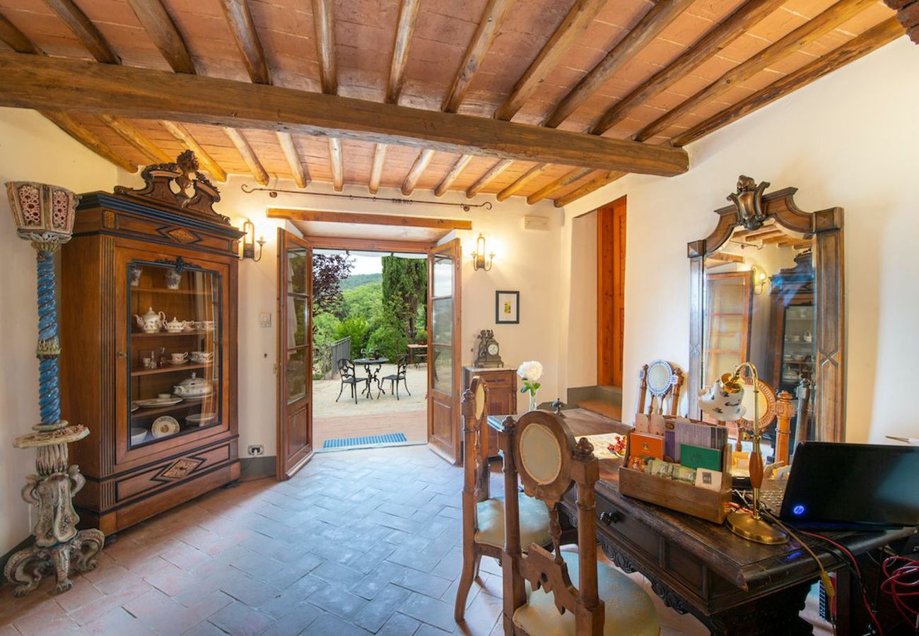 Villa a Greve in Chianti - AMORE RENTALS - Villa Il Casello con Piscina, SPA, Ideale per Gruppi