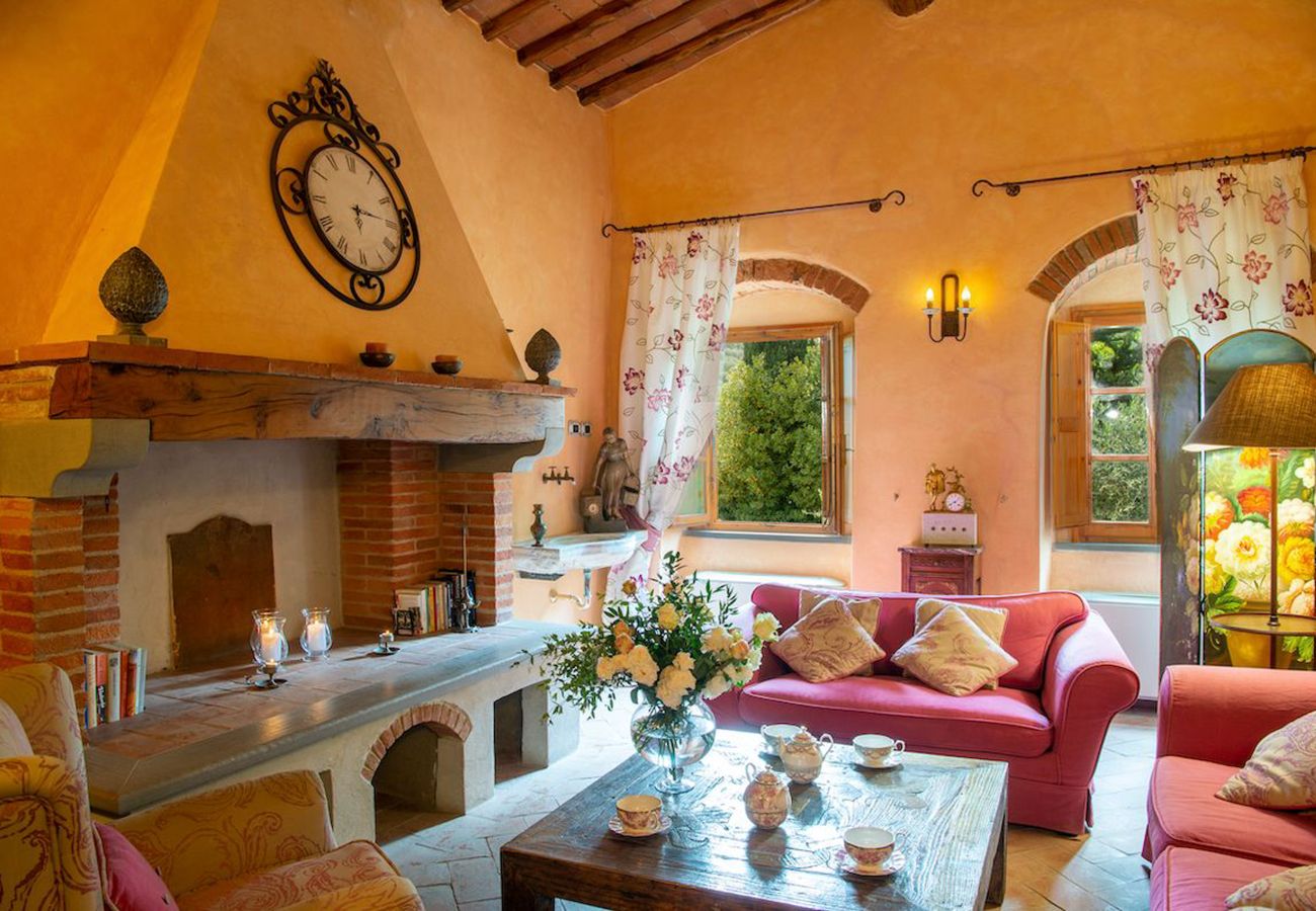 Villa a Greve in Chianti - AMORE RENTALS - Villa Il Casello con Piscina, SPA, Ideale per Gruppi