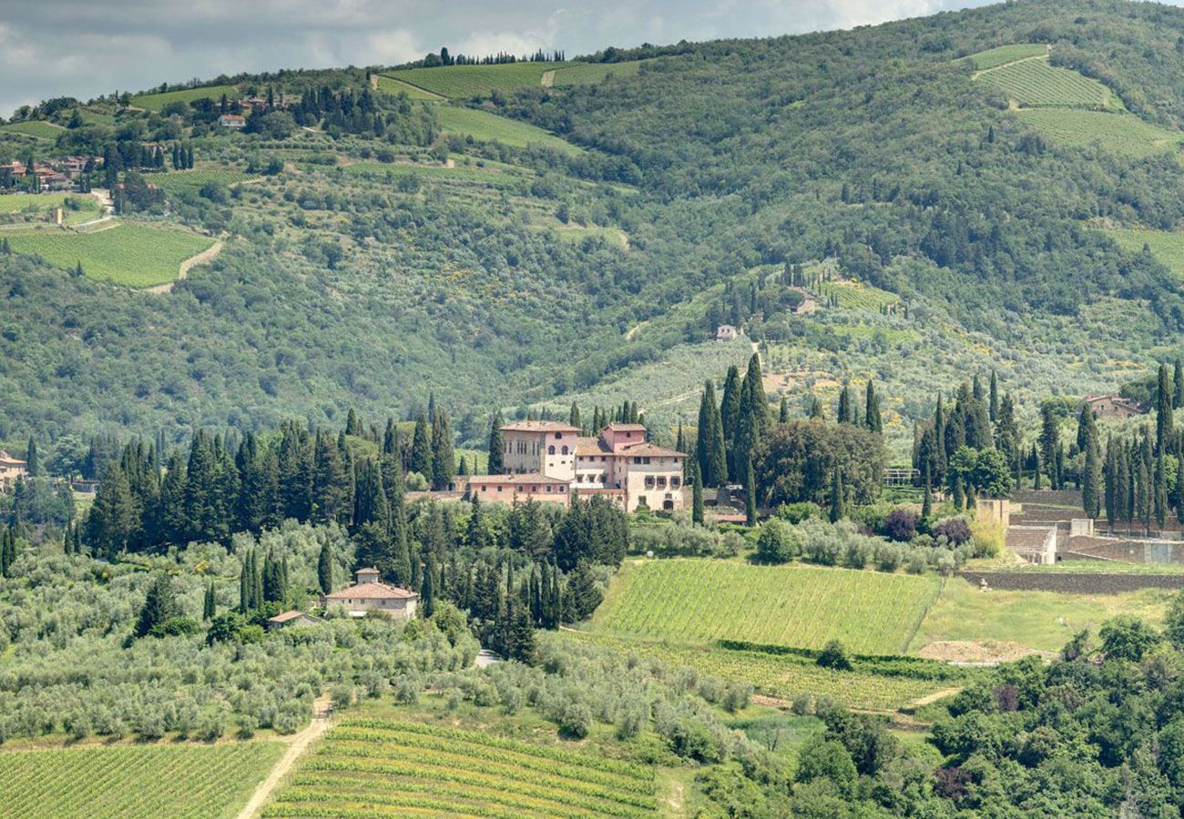 Villa a Greve in Chianti - AMORE RENTALS - Villa Il Casello con Piscina, SPA, Ideale per Gruppi