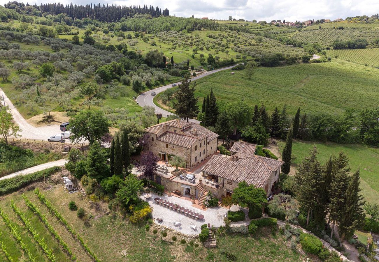 Villa a Greve in Chianti - AMORE RENTALS - Villa Il Casello con Piscina, SPA, Ideale per Gruppi