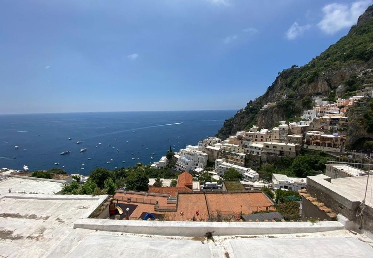 Casa a Positano - AMORE RENTALS - Casa Laura con Terrazza Vista Mare