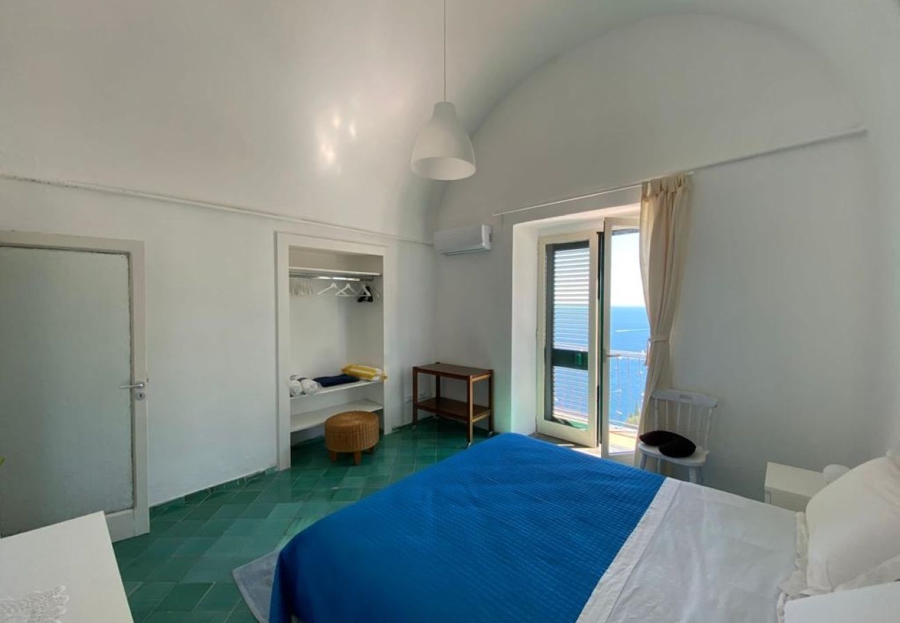 Casa a Positano - AMORE RENTALS - Casa Laura con Terrazza Vista Mare