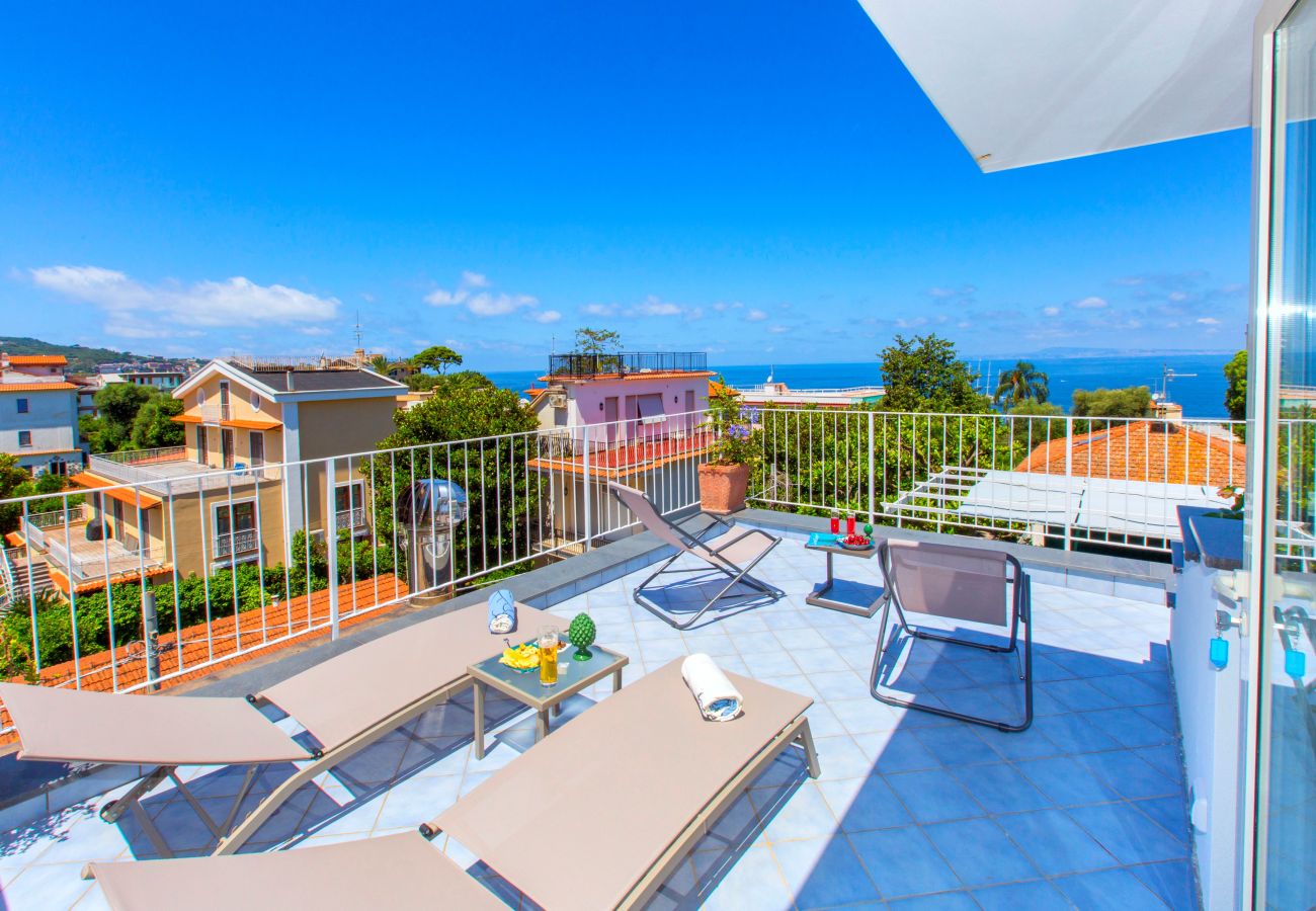 Villa a Sorrento - AMORE RENTALS - Villa Flavia con SPA privata, Piscina, Terrazze, Vista Mare