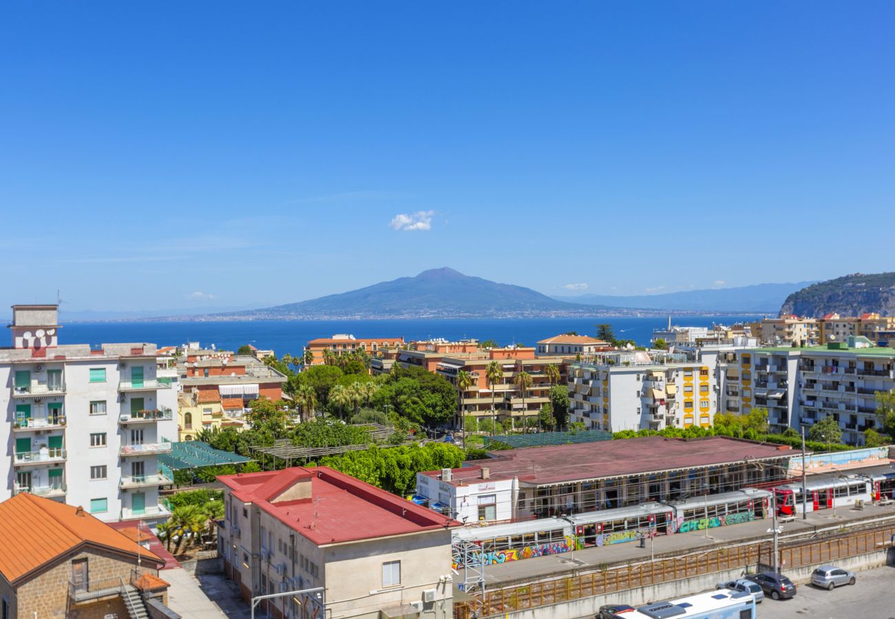 Appartamento a Sorrento - AMORE RENTALS - Appartamento Cielomare con Vista Mare e Balcone