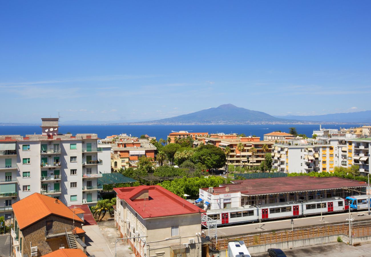 Appartamento a Sorrento - AMORE RENTALS - Appartamento Cielomare con Vista Mare e Balcone