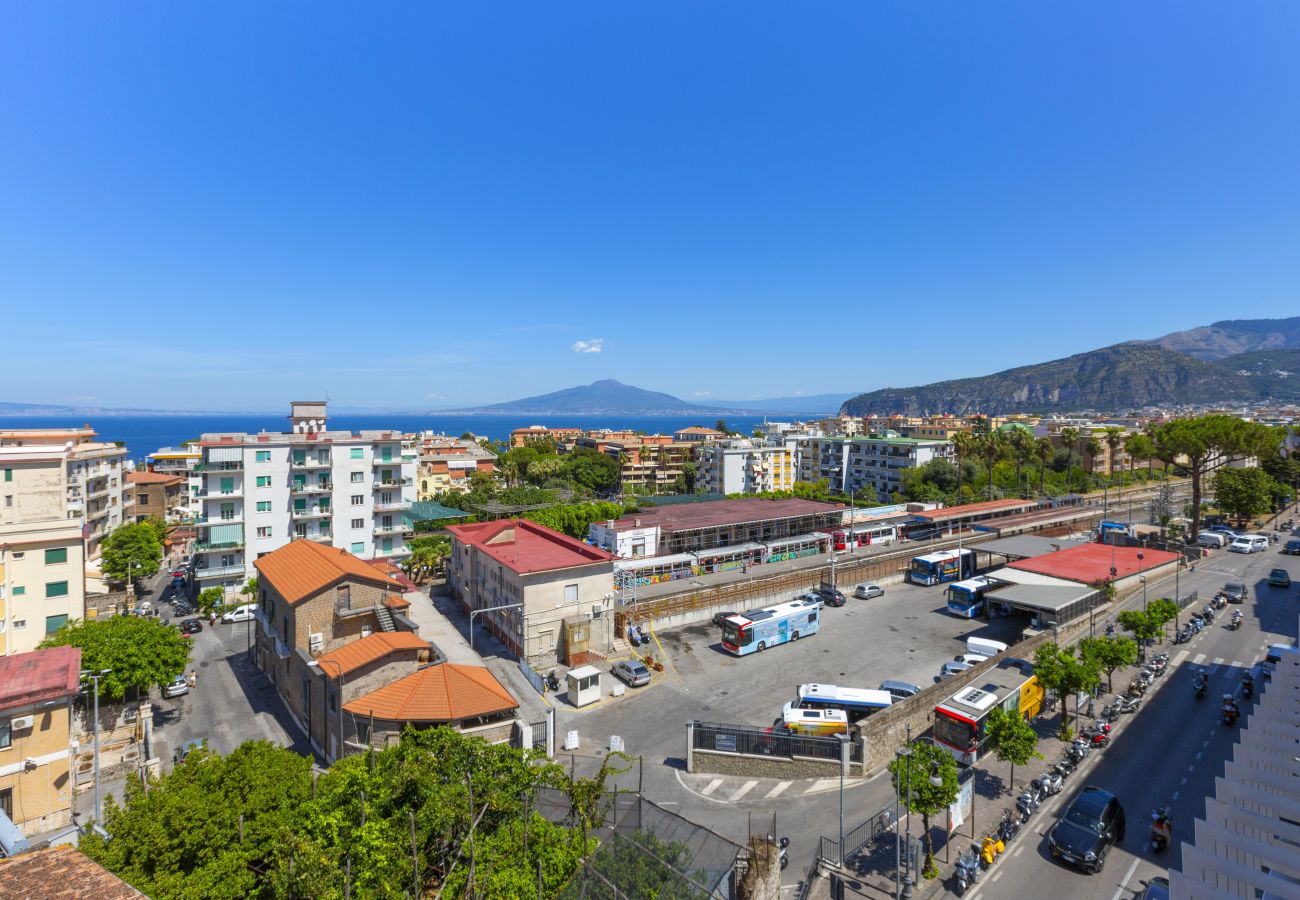 Appartamento a Sorrento - AMORE RENTALS - Appartamento Cielomare con Vista Mare e Balcone