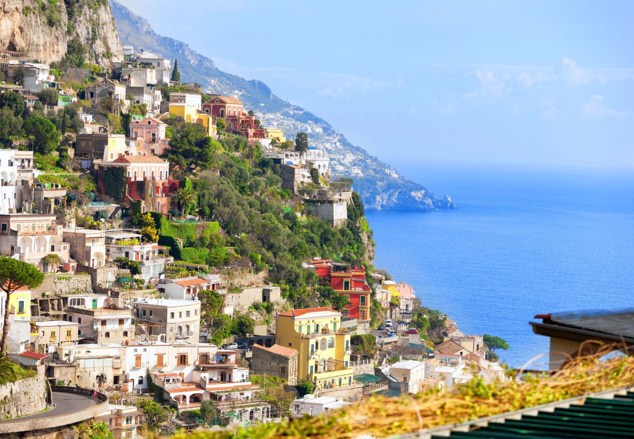 Casa a Positano - AMORE RENTALS - Residence Barbera con Terrazza e Aria Condizionata