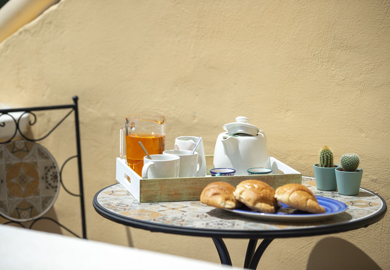 Casa a Positano - AMORE RENTALS - Residence Barbera con Terrazza e Aria Condizionata