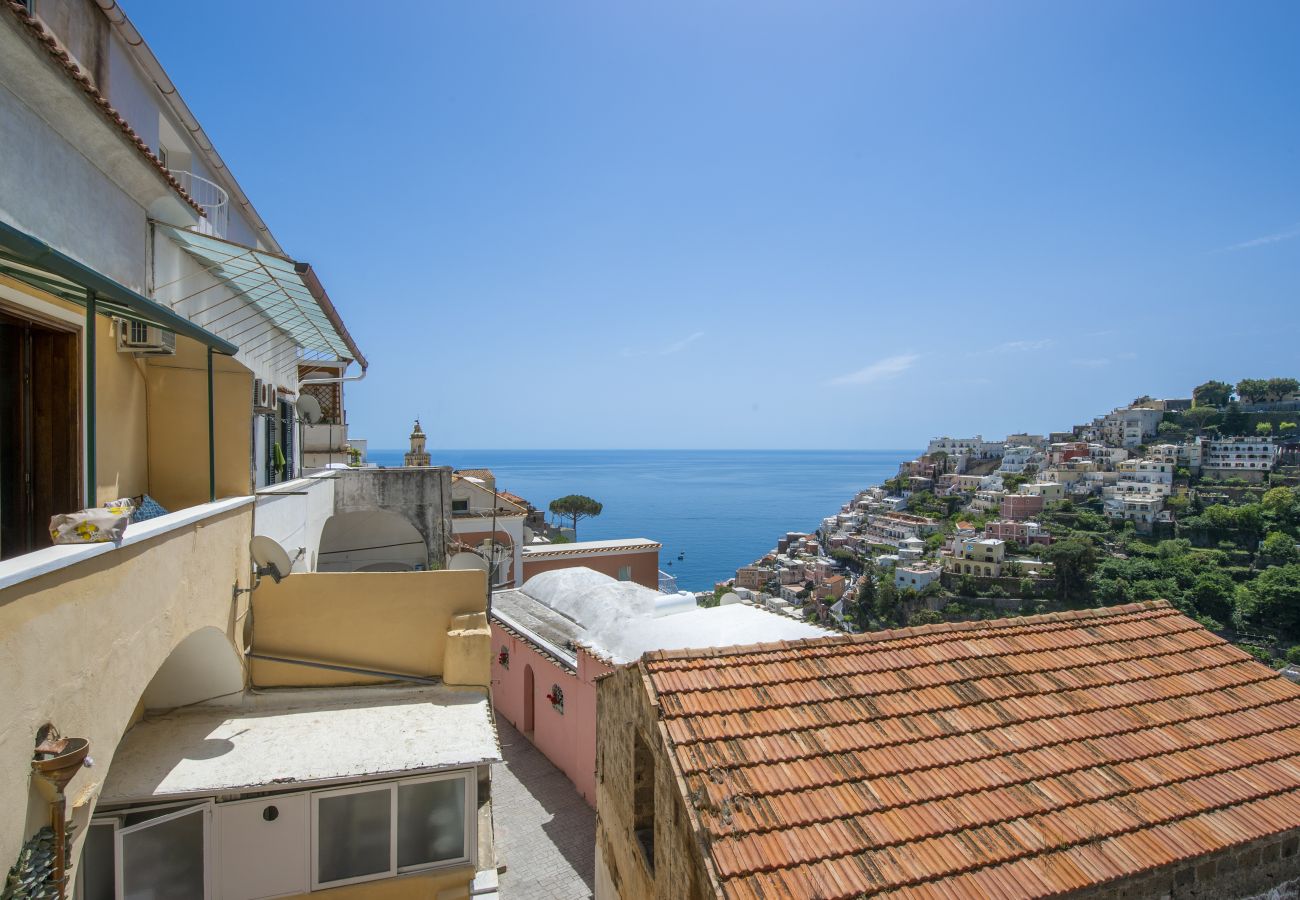 Casa a Positano - AMORE RENTALS - Residence Barbera con Terrazza e Aria Condizionata