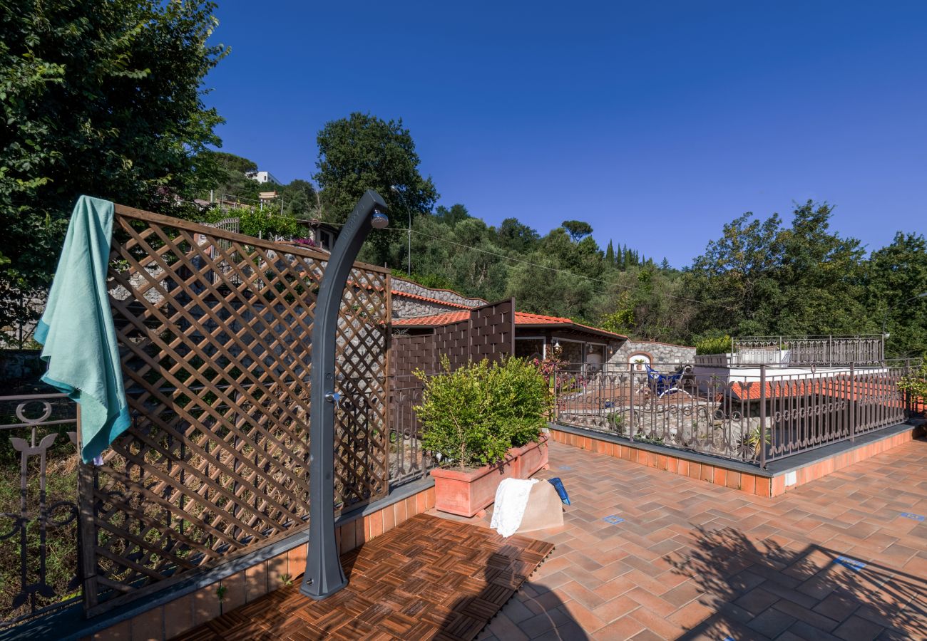 Villa a Sorrento - AMORE RENTALS - Villa Grazielluccia con Vista Mare e Parcheggio