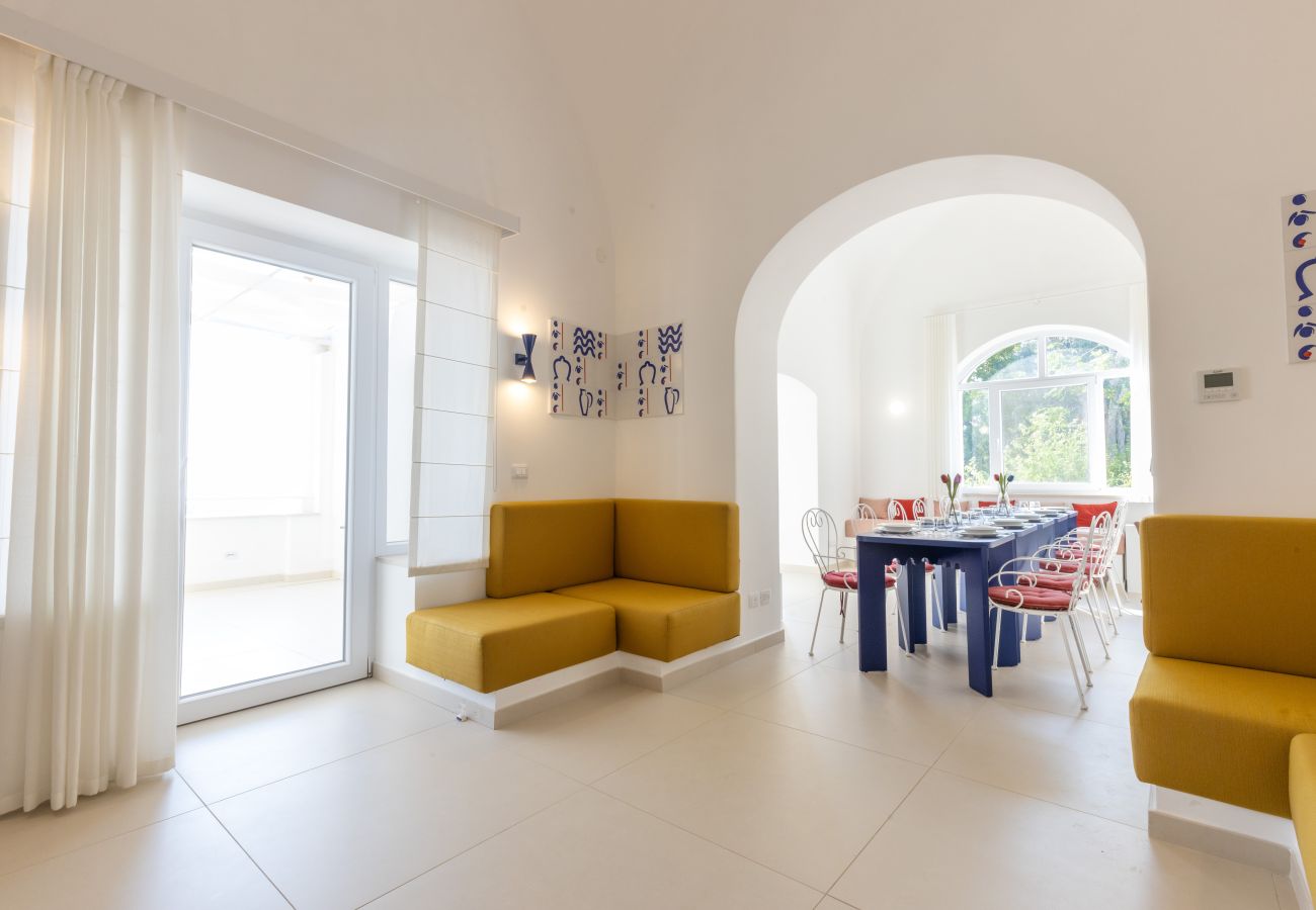 Villa a Anacapri - AMORE RENTALS - Villa Olivella con Piscina, Giardino e Vista Mare