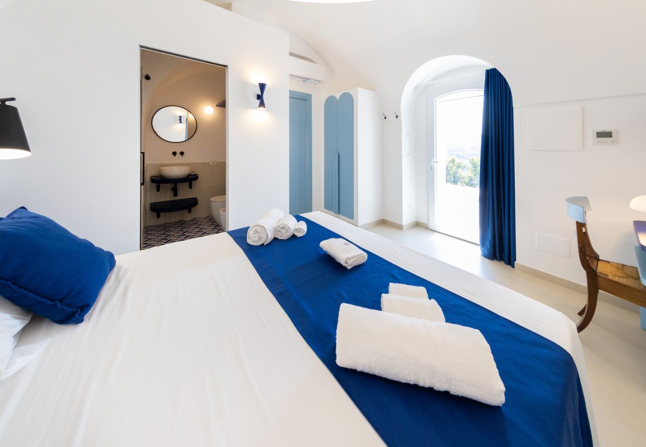 Villa a Anacapri - AMORE RENTALS - Villa Olivella con Piscina, Giardino e Vista Mare