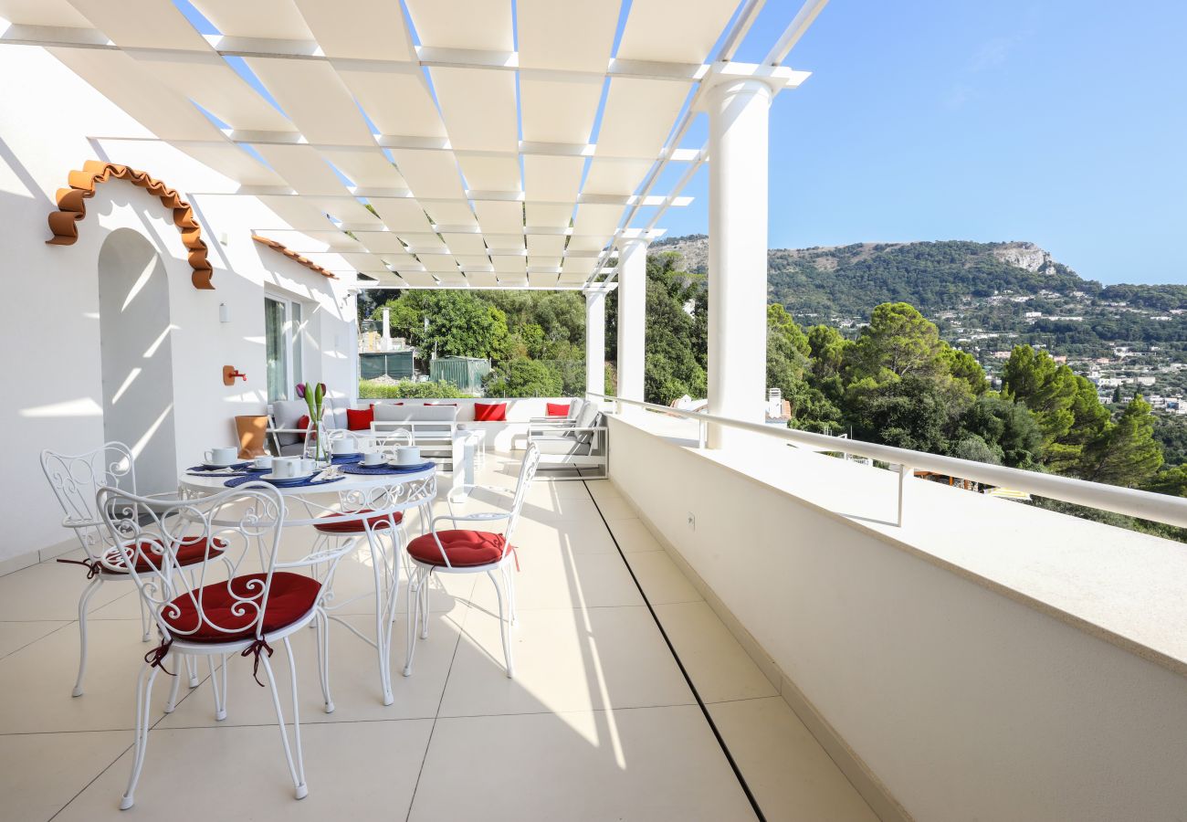 Villa a Anacapri - AMORE RENTALS - Villa Olivella con Piscina, Giardino e Vista Mare