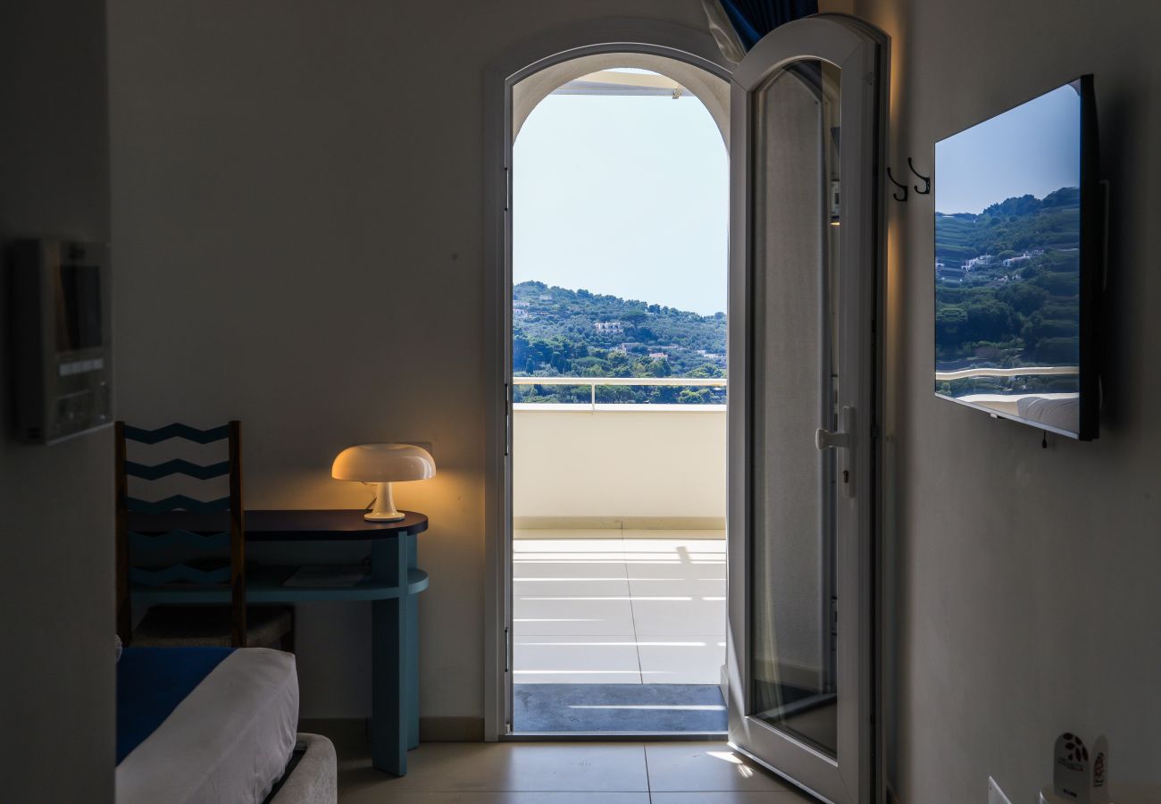 Villa a Anacapri - AMORE RENTALS - Villa Olivella con Piscina, Giardino e Vista Mare