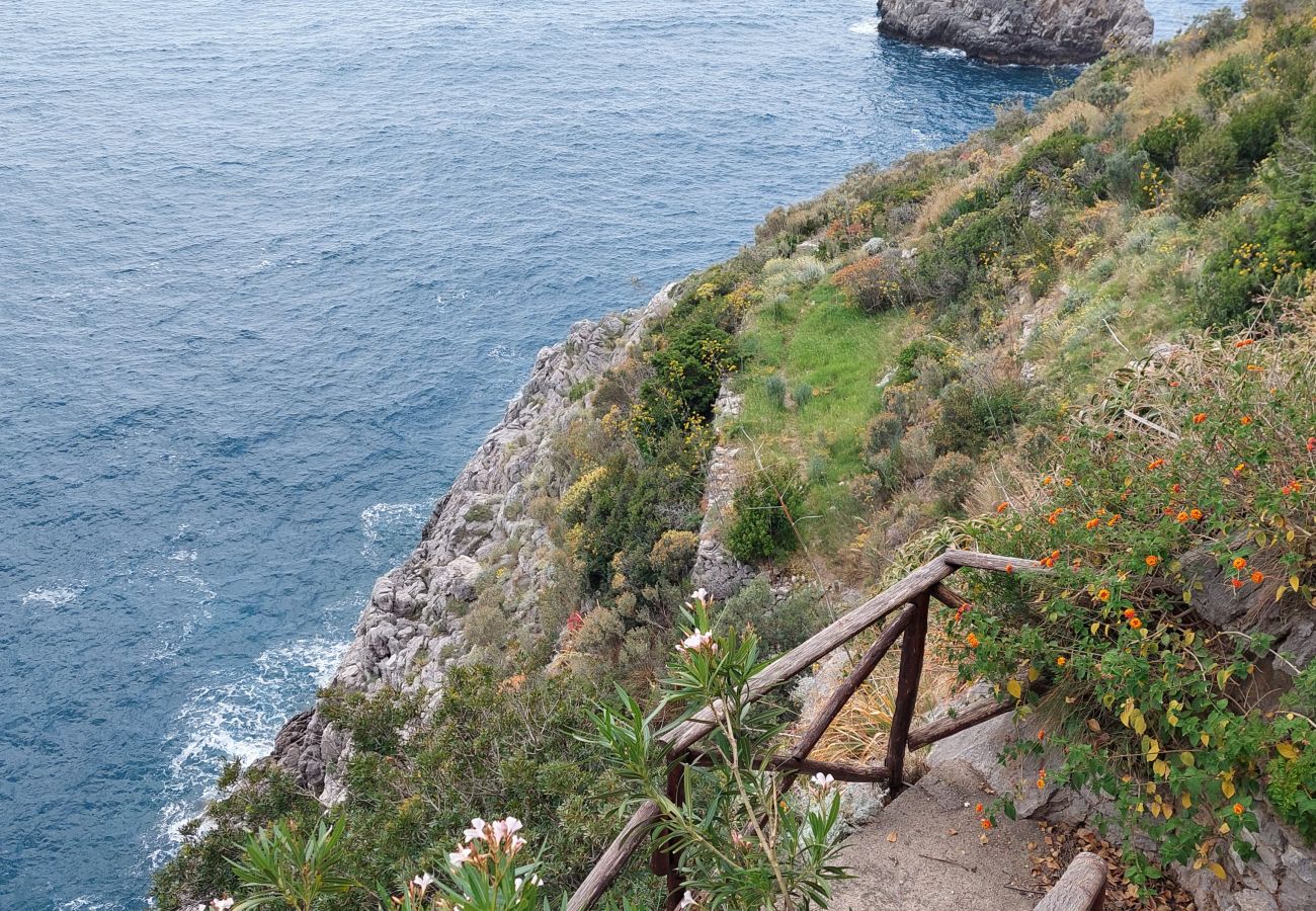 Casa a Praiano - AMORE RENTALS - Casa Gianna con Vista Mare e Discesa diretta al Mare