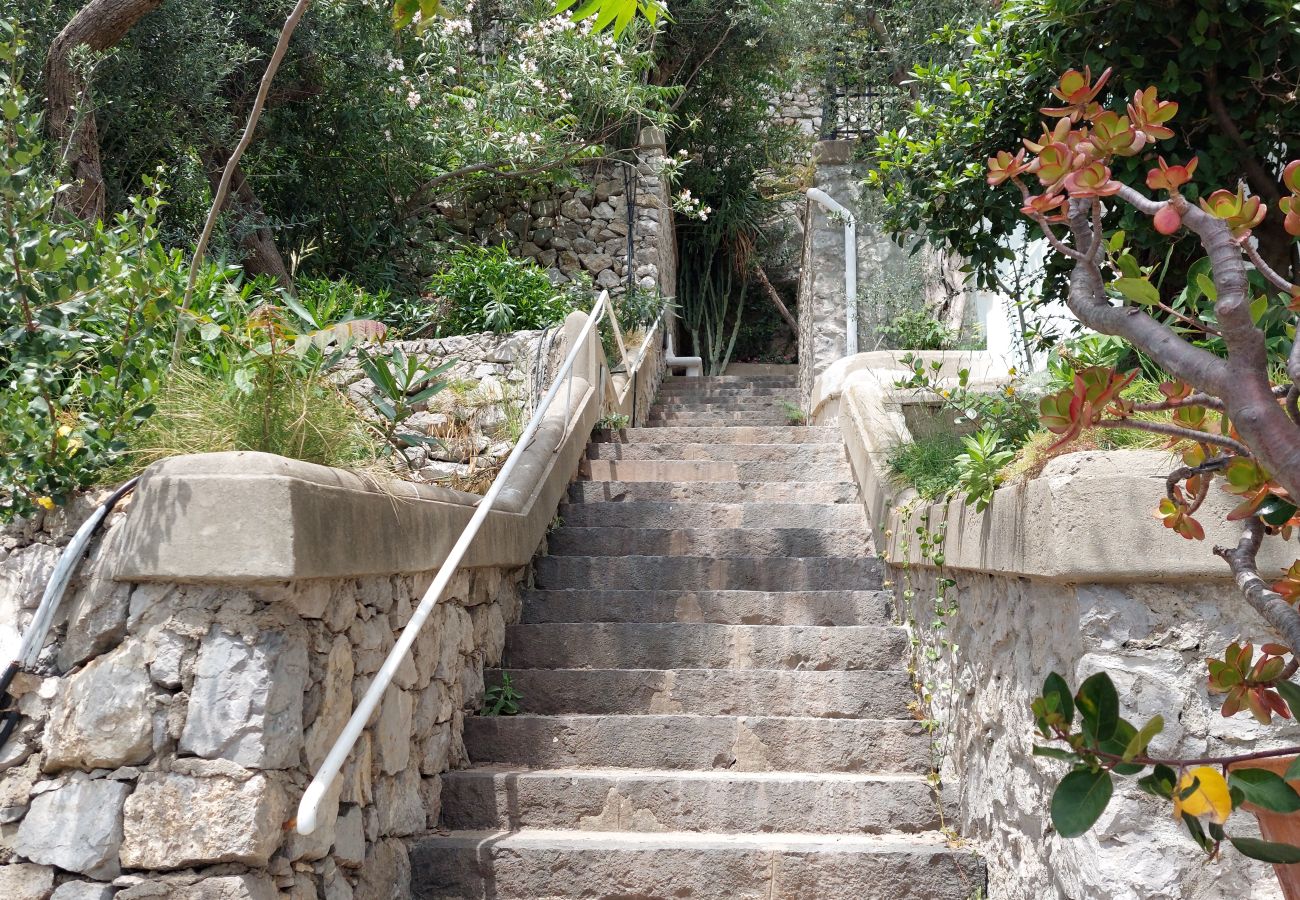 Casa a Praiano - AMORE RENTALS - Casa Gianna con Vista Mare e Discesa diretta al Mare