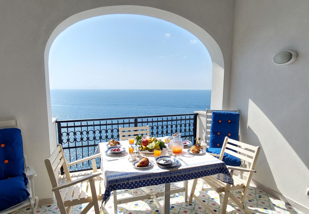 Casa a Praiano - AMORE RENTALS - Casa Gianna con Vista Mare e Discesa diretta al Mare