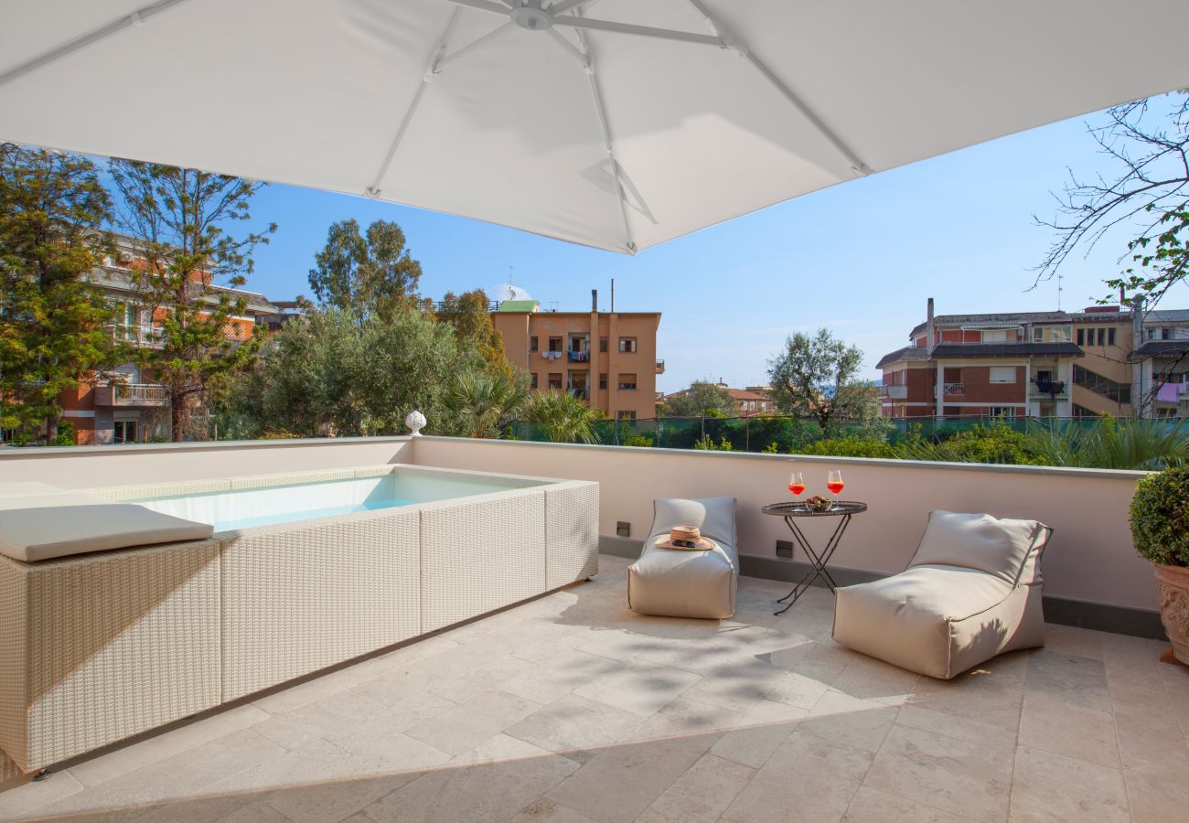 Villa a Sorrento - AMORE RENTALS - Villa Ebe con Giardino Privata e Vasca Idromassaggio